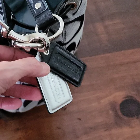 Coach Signature Poppy Drawstring Crossbody Bucket Bag - Black - Picture 4 of 12